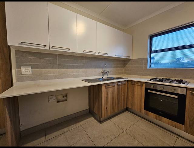 2 BEDROOM APARTMENT FOR SALE IN MODDERFONTEIN